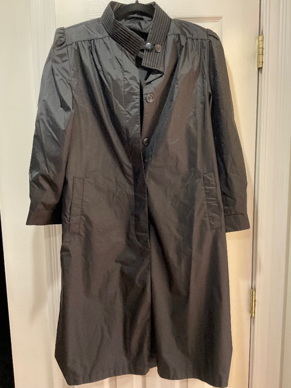 Vintage ELCO Black Women’s Trench Coat Size: 9/10. Pre Owned